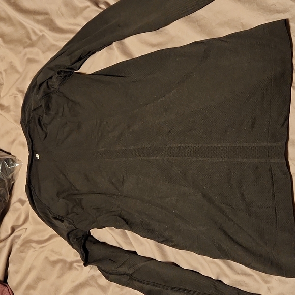 Lululemon top - Picture 4 of 4